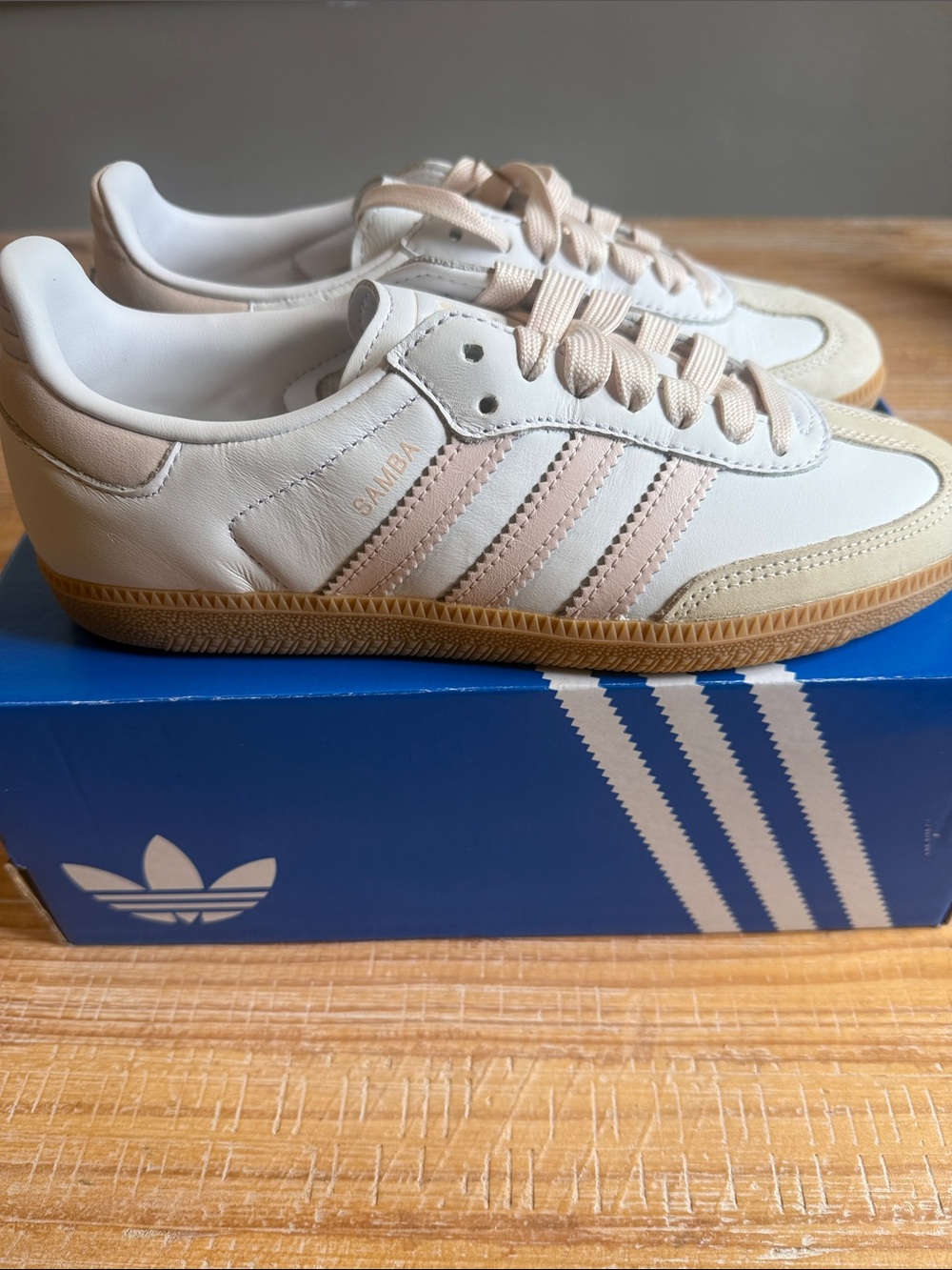 adidas Women’s Samba Sneakers in White and light Pink JS1351